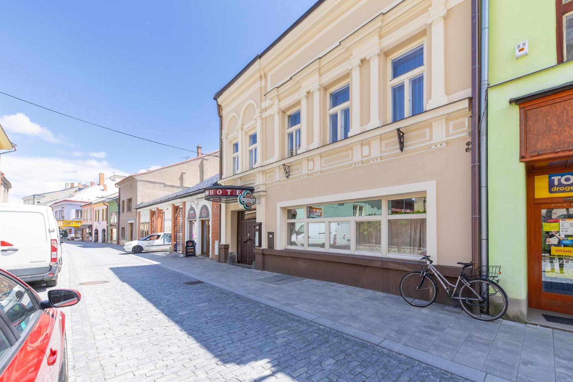 Hotel Pivovar Polička Buitenkant foto