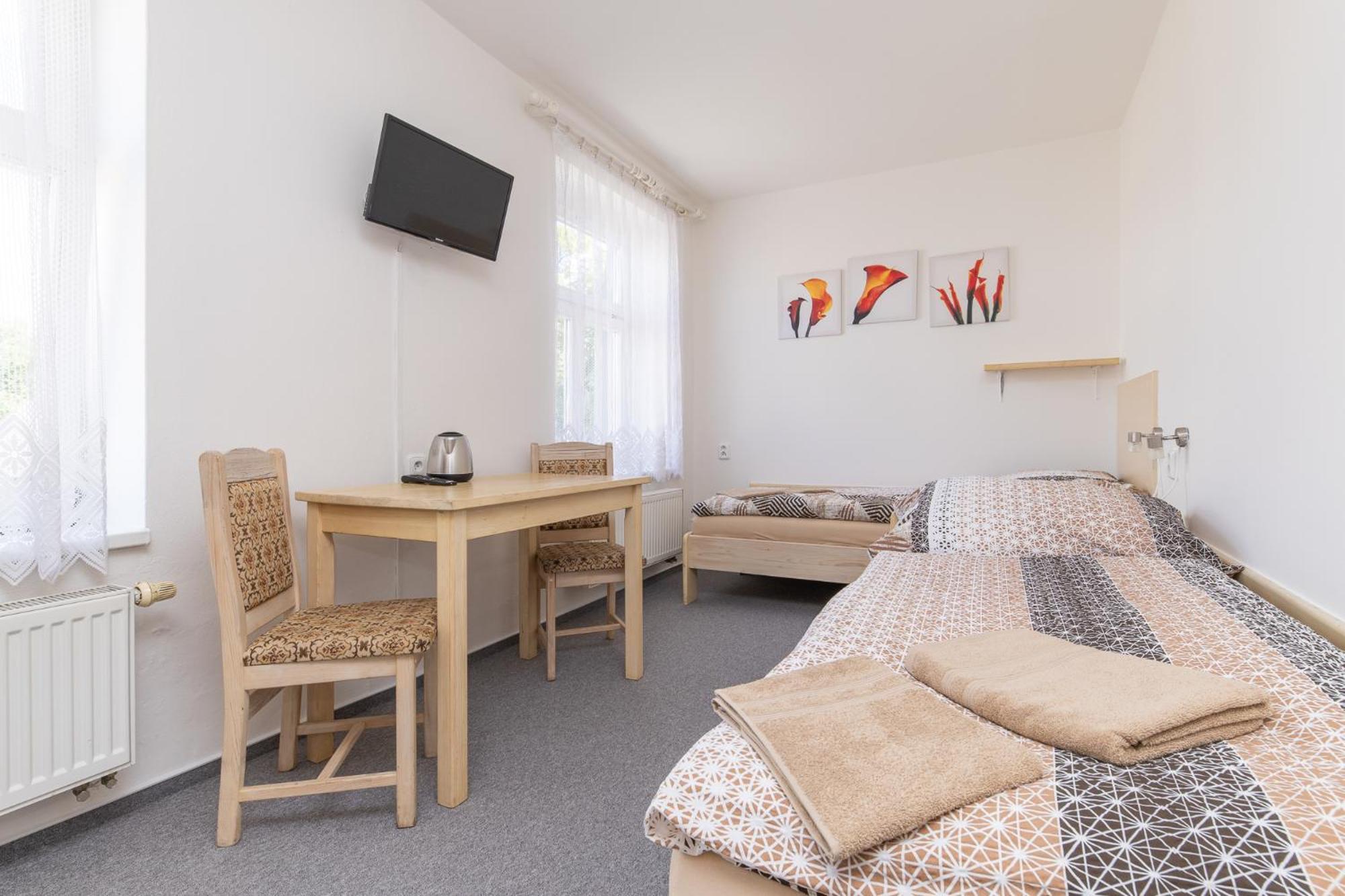 Hotel Pivovar Polička Buitenkant foto