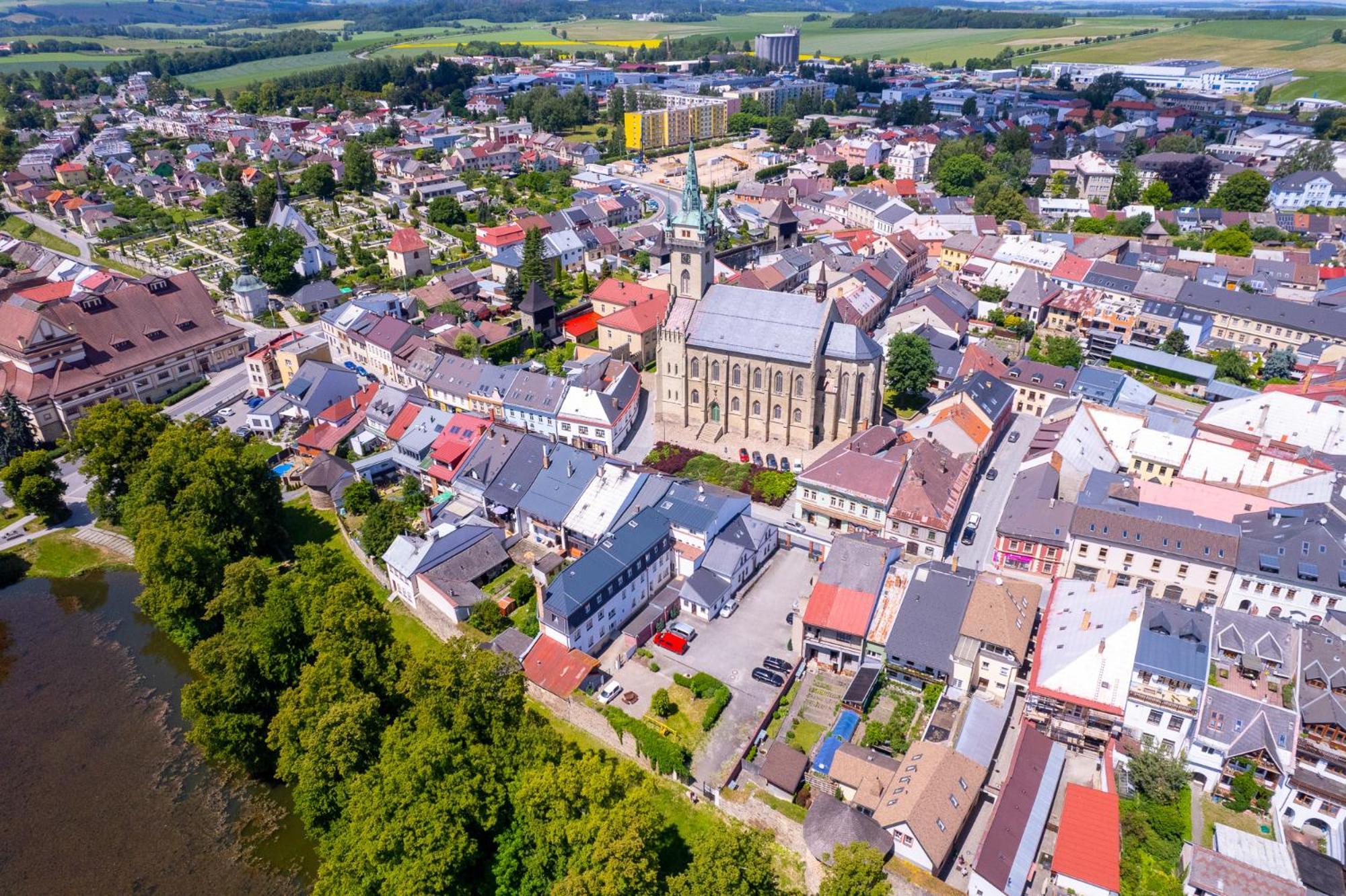 Hotel Pivovar Polička Buitenkant foto