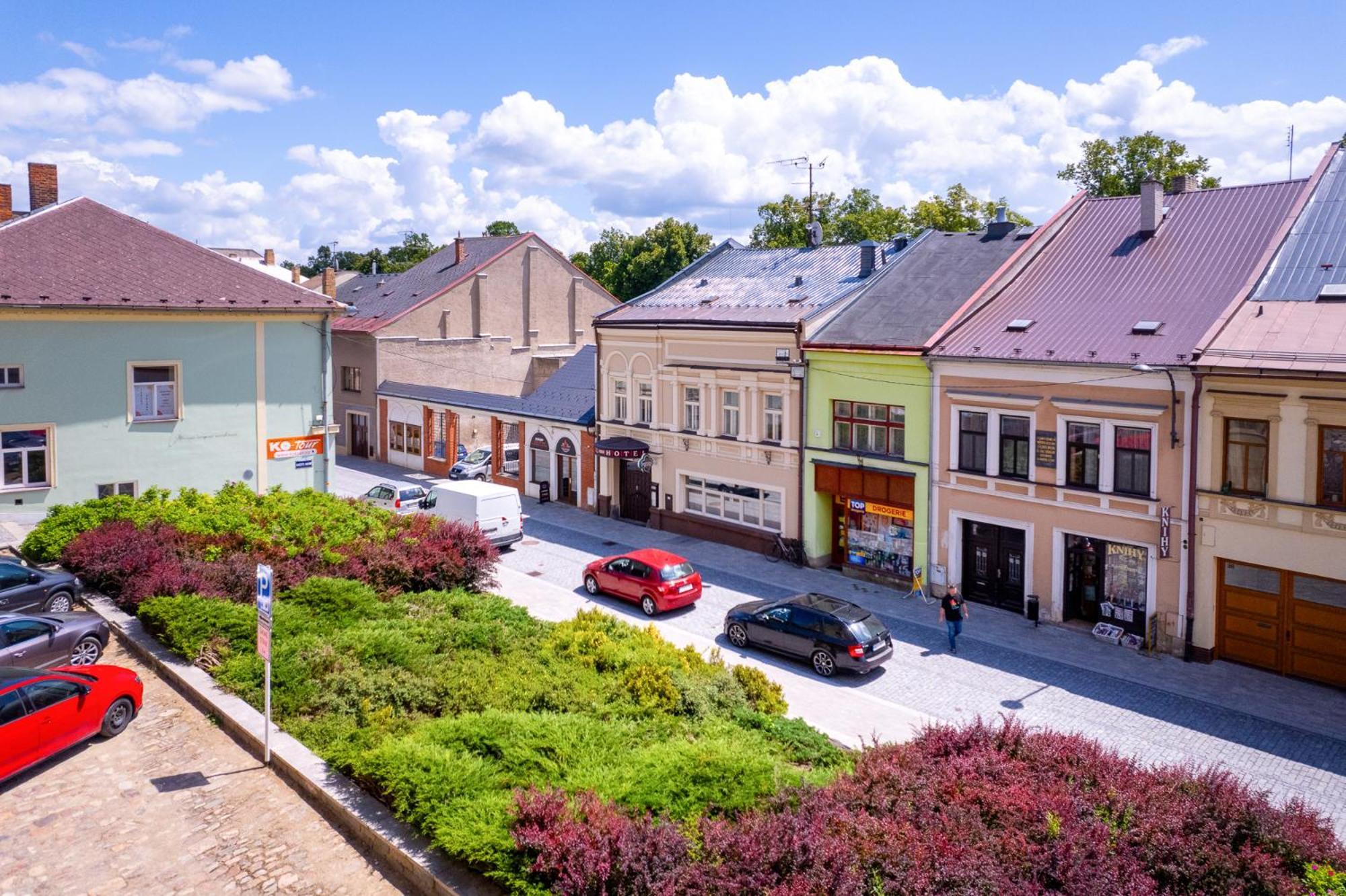Hotel Pivovar Polička Buitenkant foto