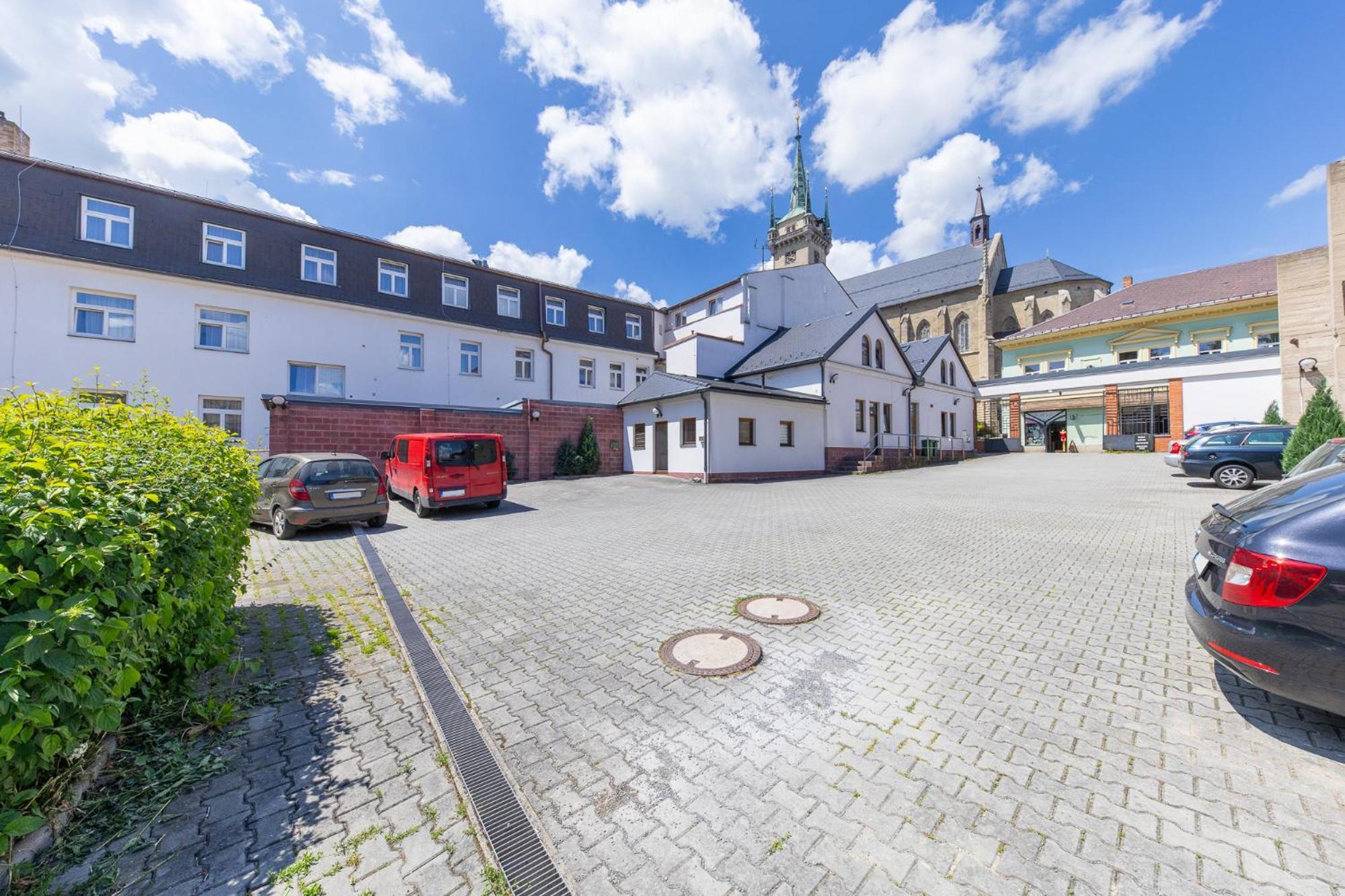 Hotel Pivovar Polička Buitenkant foto