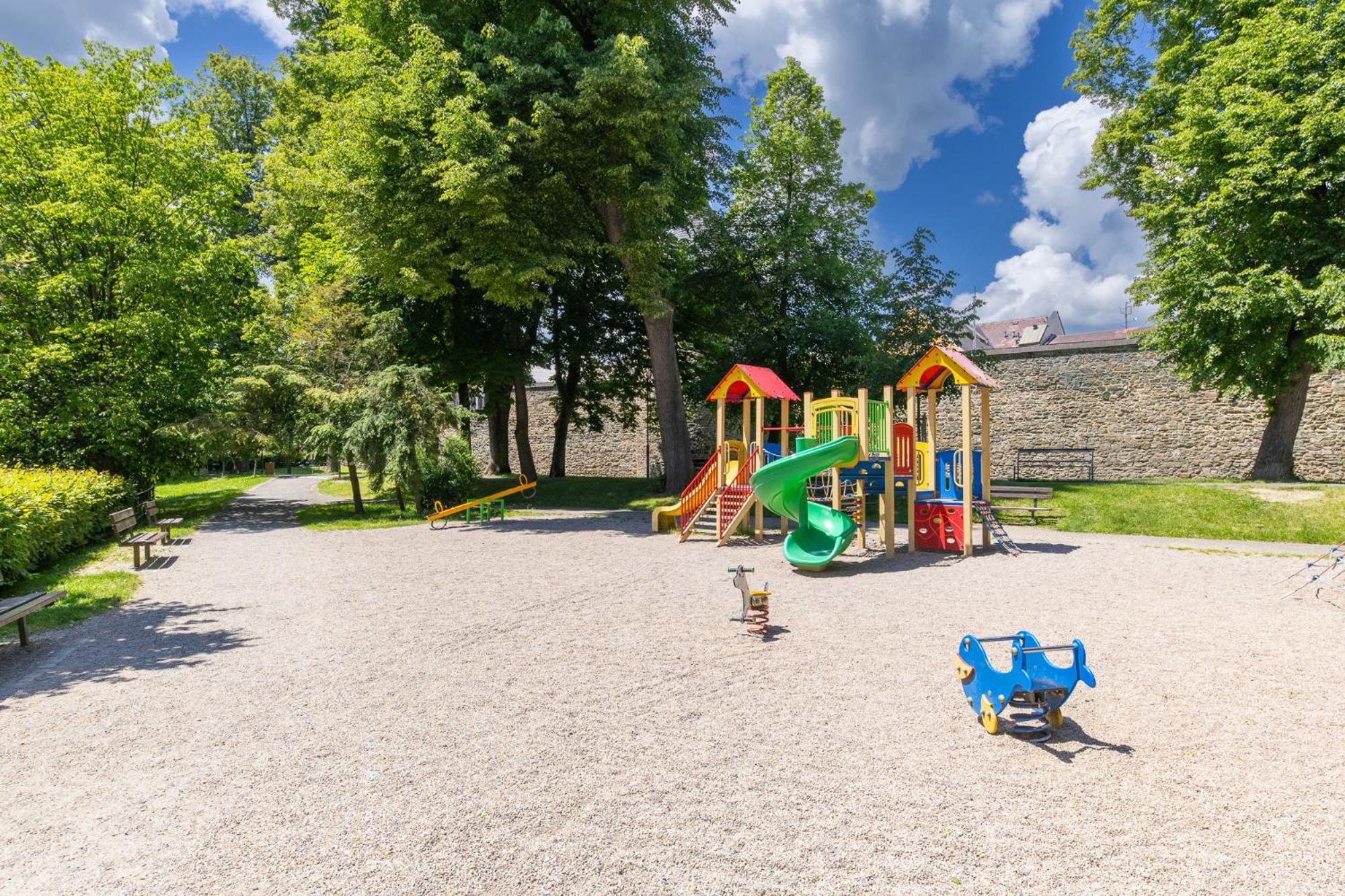 Hotel Pivovar Polička Buitenkant foto