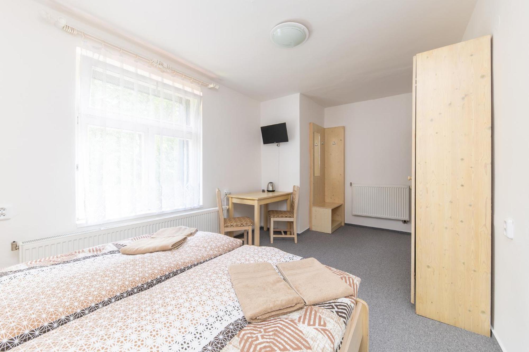 Hotel Pivovar Polička Buitenkant foto