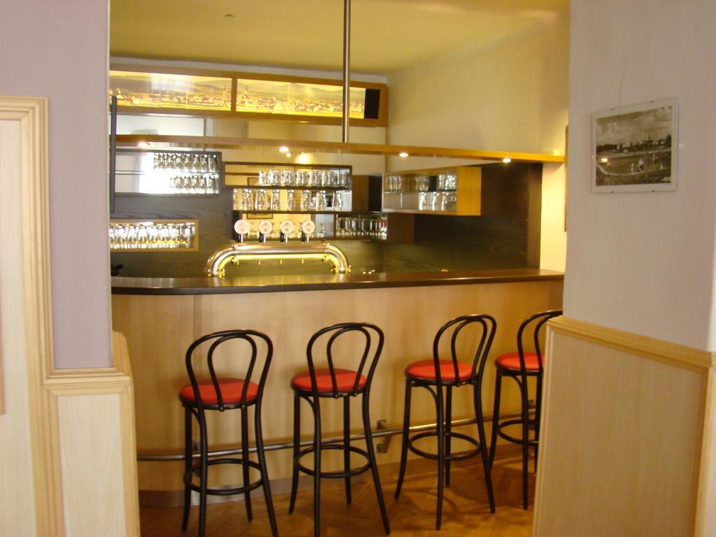 Hotel Pivovar Polička Buitenkant foto